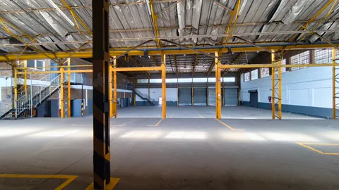 Industrial-warehouse-To-Let-in-Benrose (7)